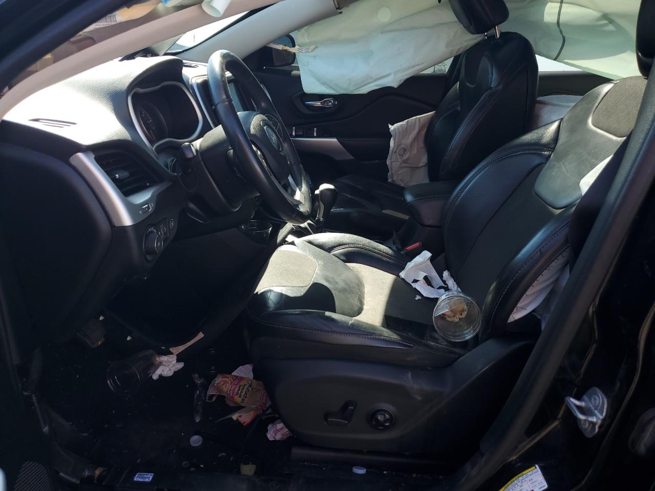 2018 Jeep Cherokee Latitude Plus VIN: 1C4PJLLB3JD605957 Lot: 84025275