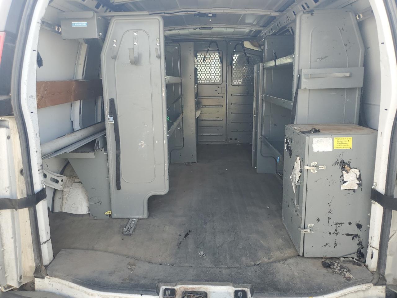2015 Chevrolet Express G2500 VIN: 1GCWGFCF4F1231107 Lot: 82051795