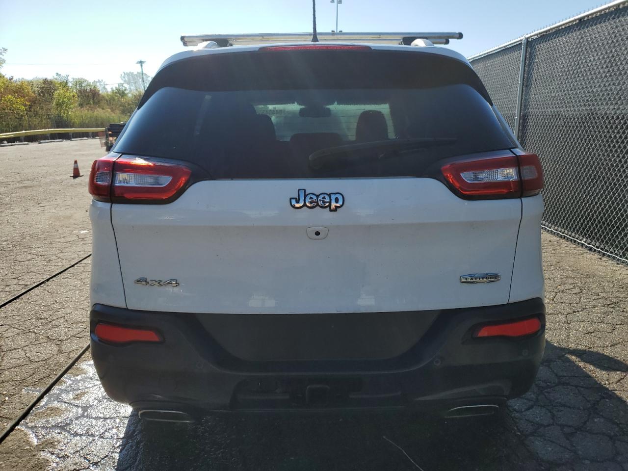 2017 Jeep Cherokee Latitude VIN: 1C4PJMCS9HW605868 Lot: 84404305