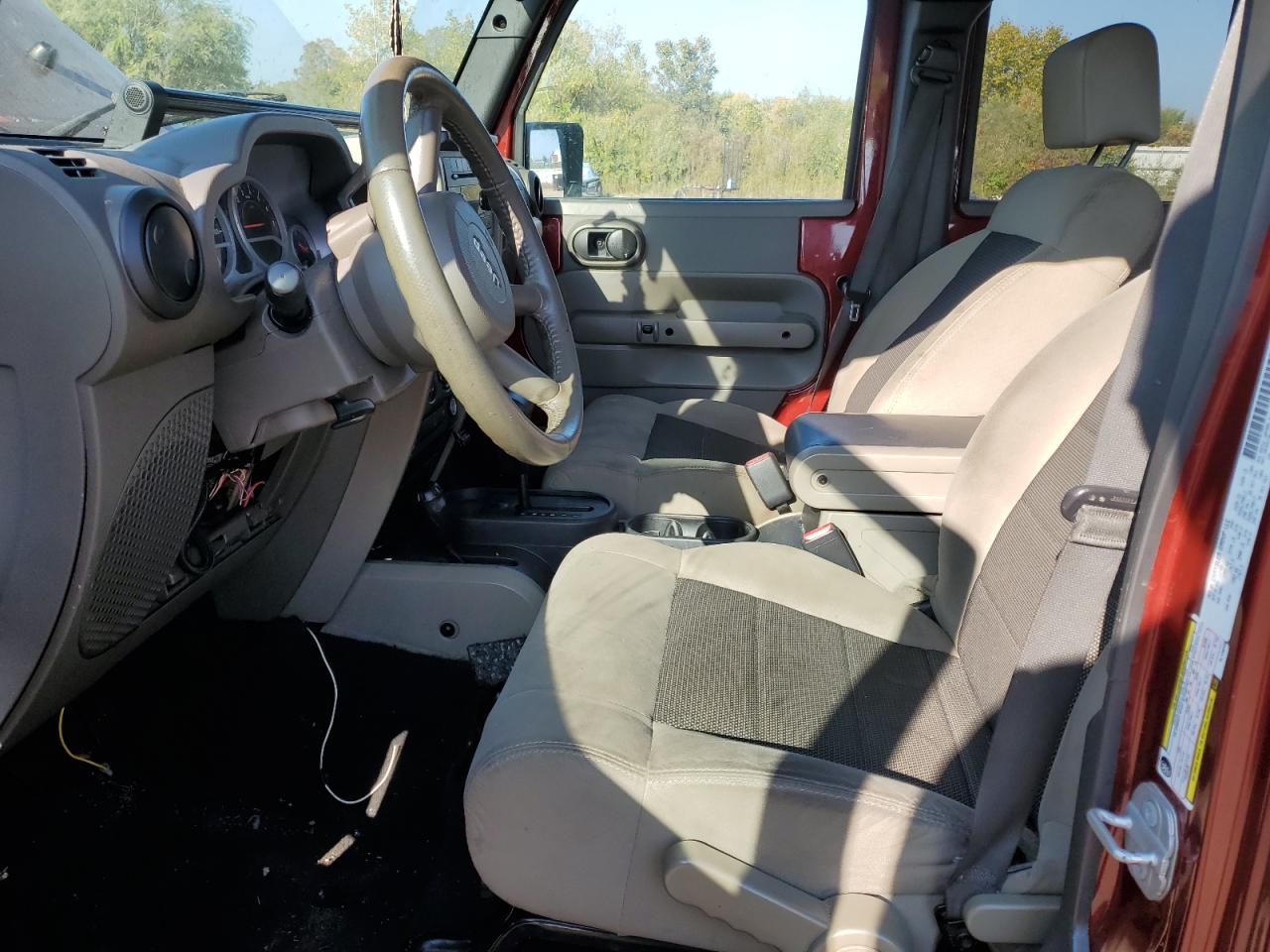 2010 Jeep Wrangler Unlimited Sport VIN: 1J4BA3H11AL138239 Lot: 81143085