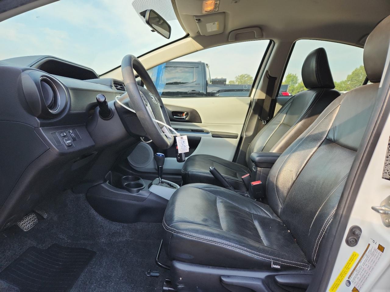 2013 Toyota Prius C VIN: JTDKDTB37D1536823 Lot: 80711805