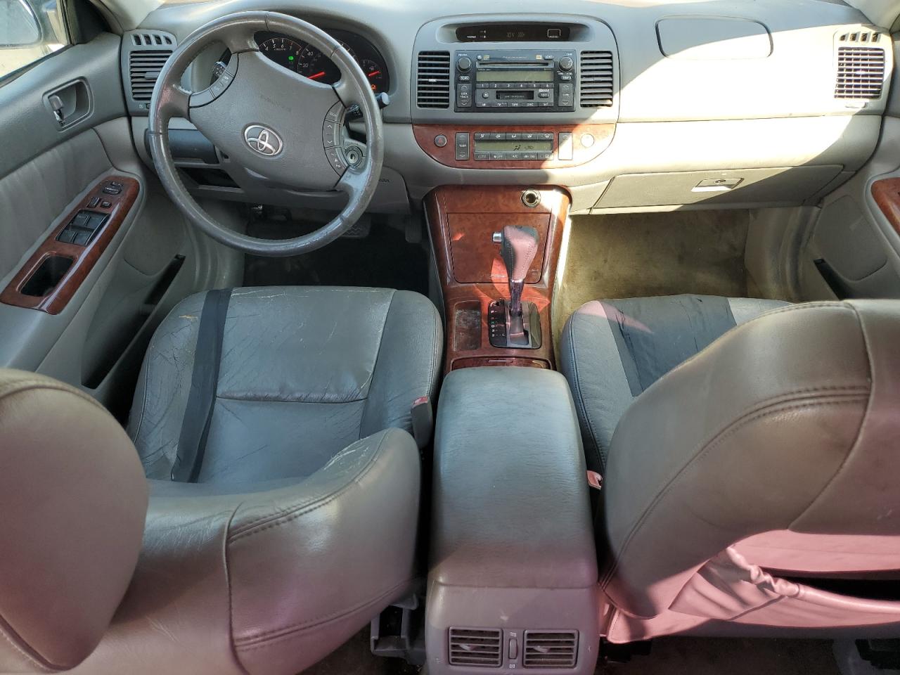 2005 Toyota Camry Le VIN: 4T1BF30K55U611860 Lot: 81791605