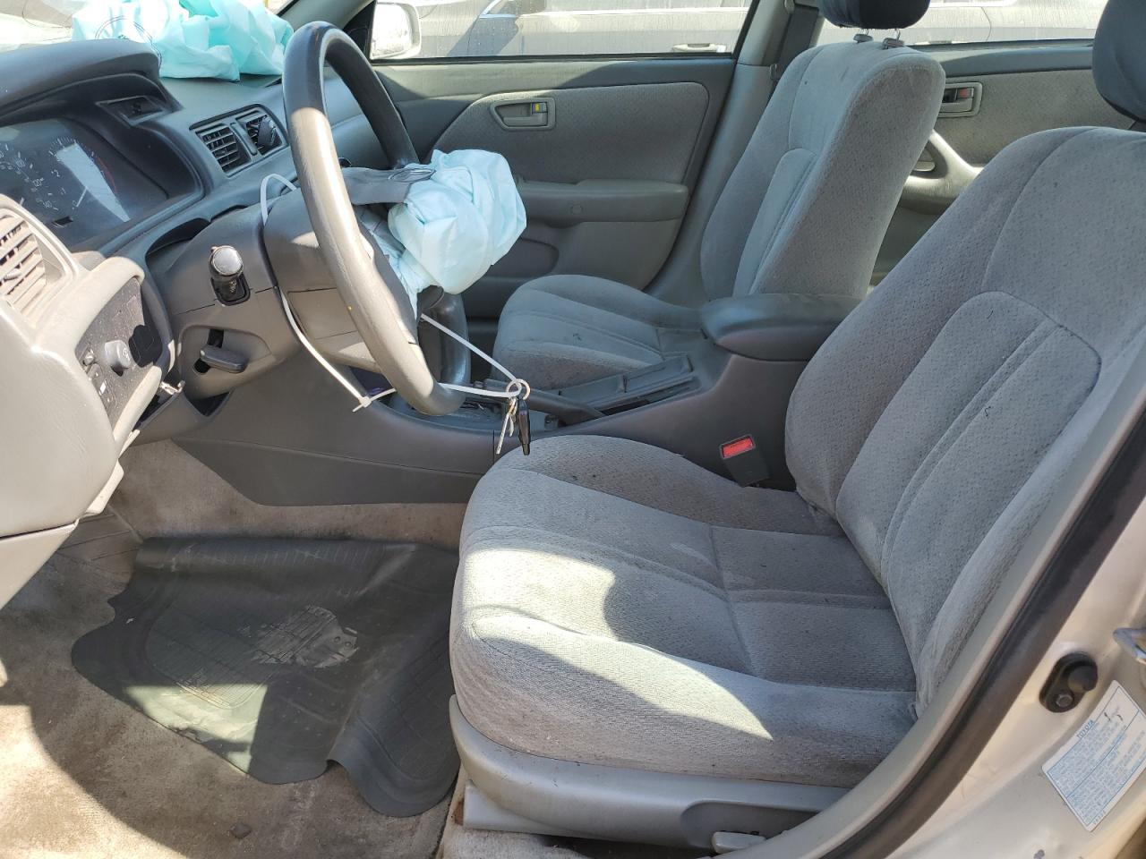 2000 Toyota Camry Ce VIN: 4T1BG22K1YU002242 Lot: 83943385