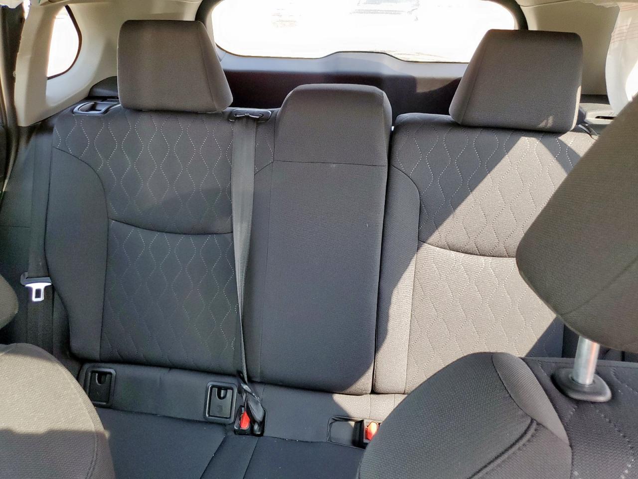 2024 Toyota Corolla Cross Le VIN: 7MUBAAAG6RV103107 Lot: 80952035