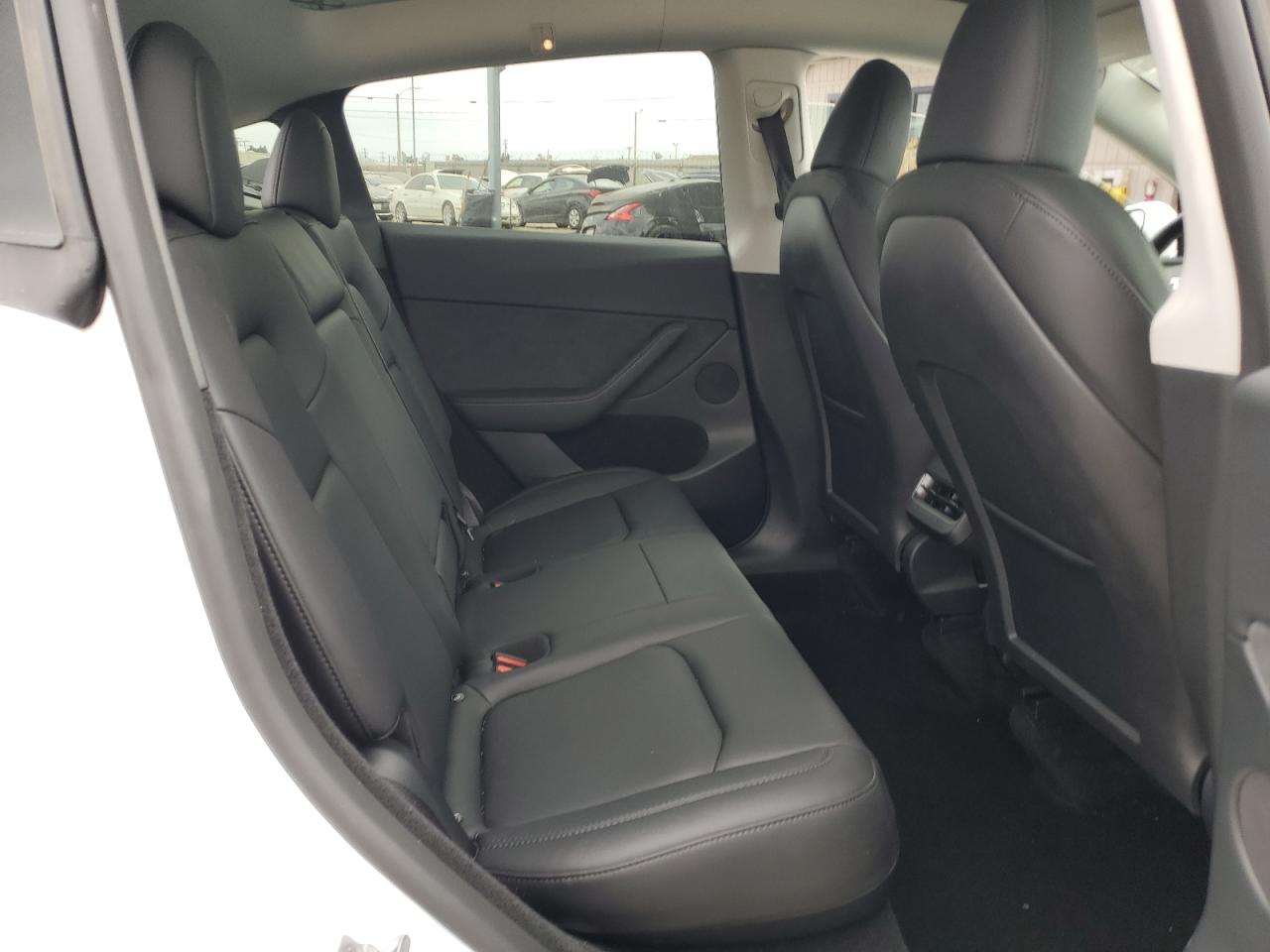 2024 Tesla Model Y VIN: 7SAYGDEE9RF182535 Lot: 71564535