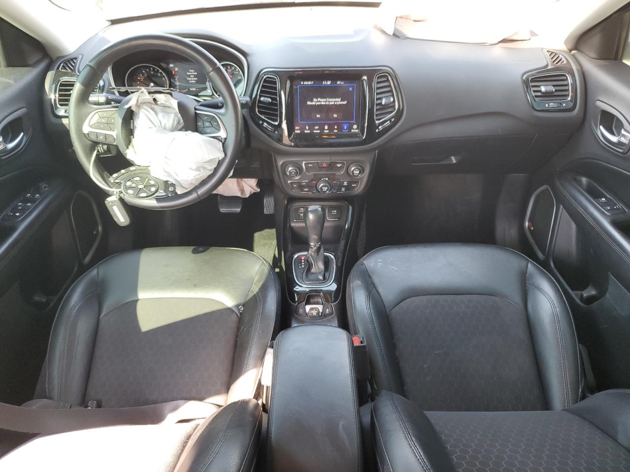 2018 Jeep Compass Latitude VIN: 3C4NJCBB0JT304937 Lot: 80927165