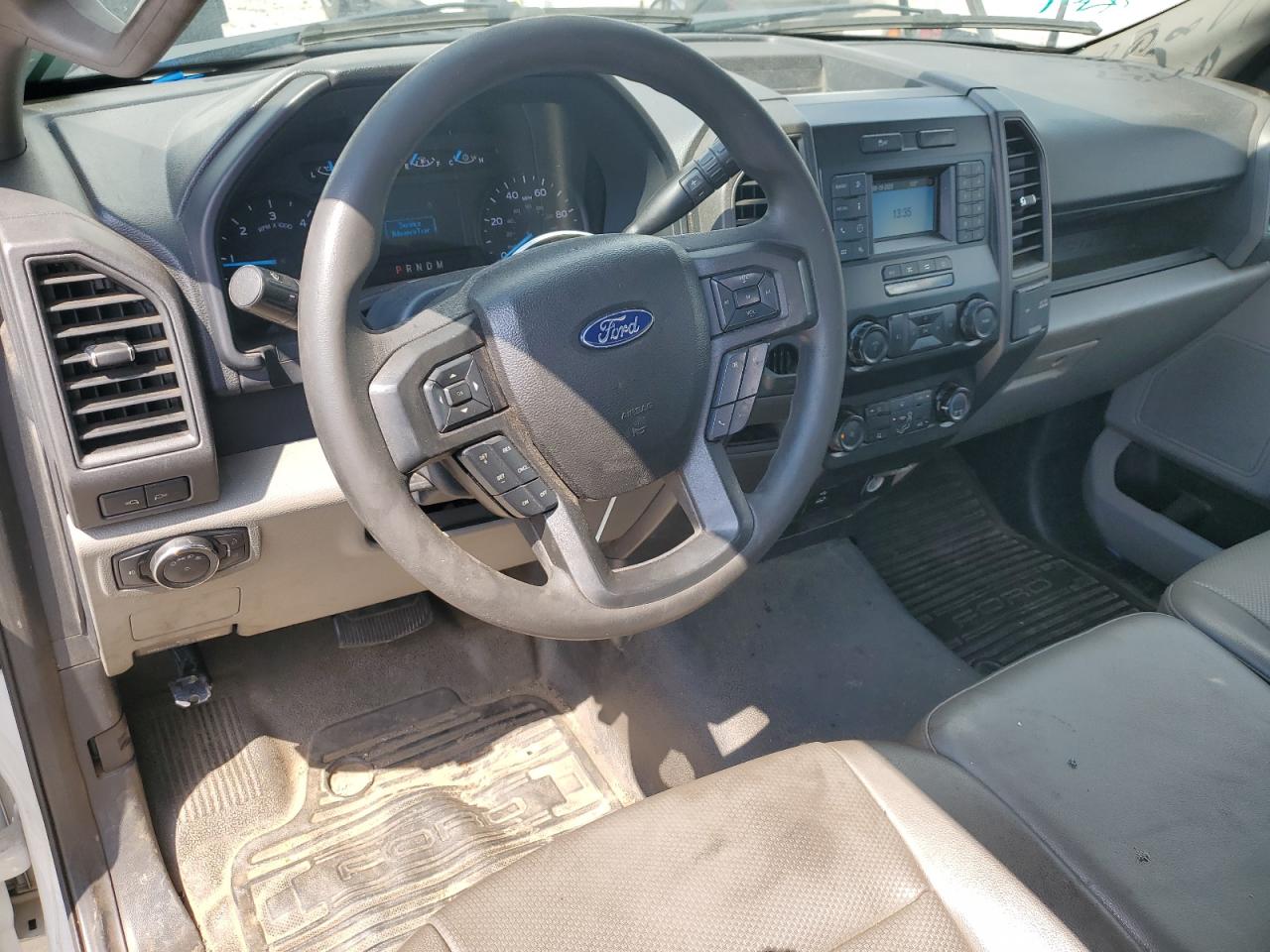 2022 Ford F550 Super Duty VIN: 1FDUF5GN7NDA28145 Lot: 81029055