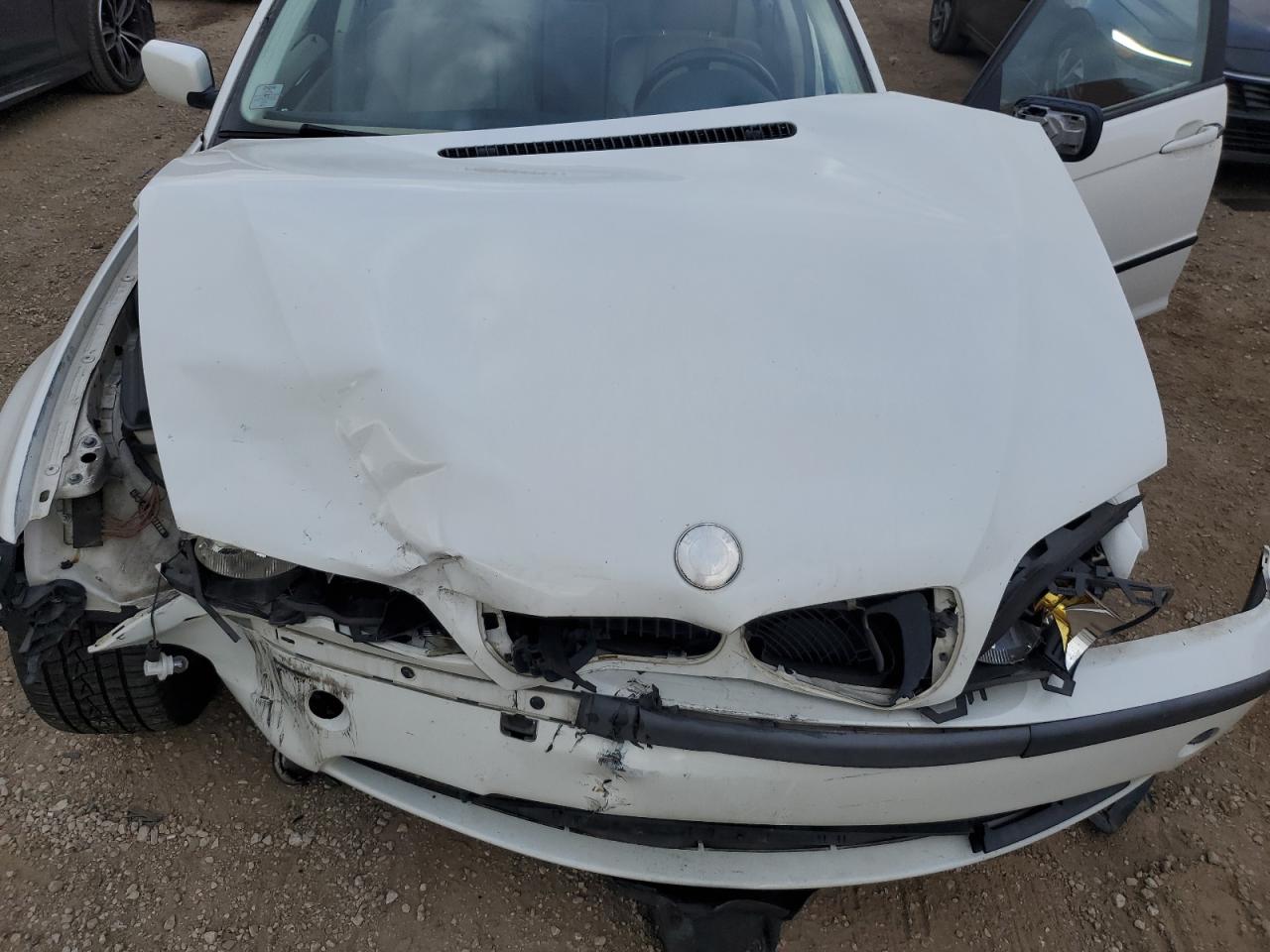 2002 BMW 325 I VIN: WBAEV33422KL71432 Lot: 82129735