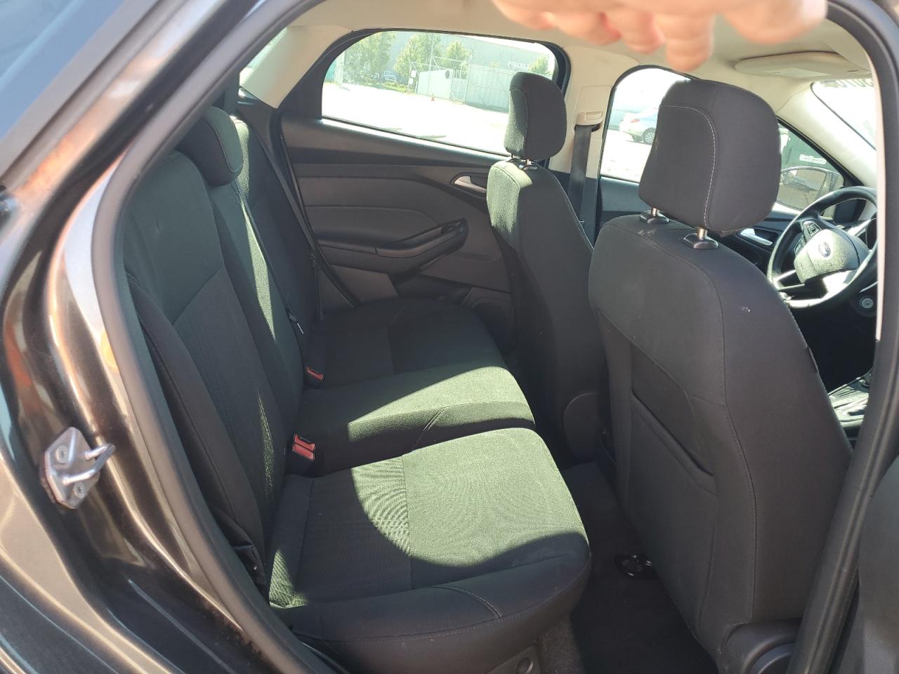 2018 Ford Focus Se VIN: 1FADP3K21JL287464 Lot: 81330765