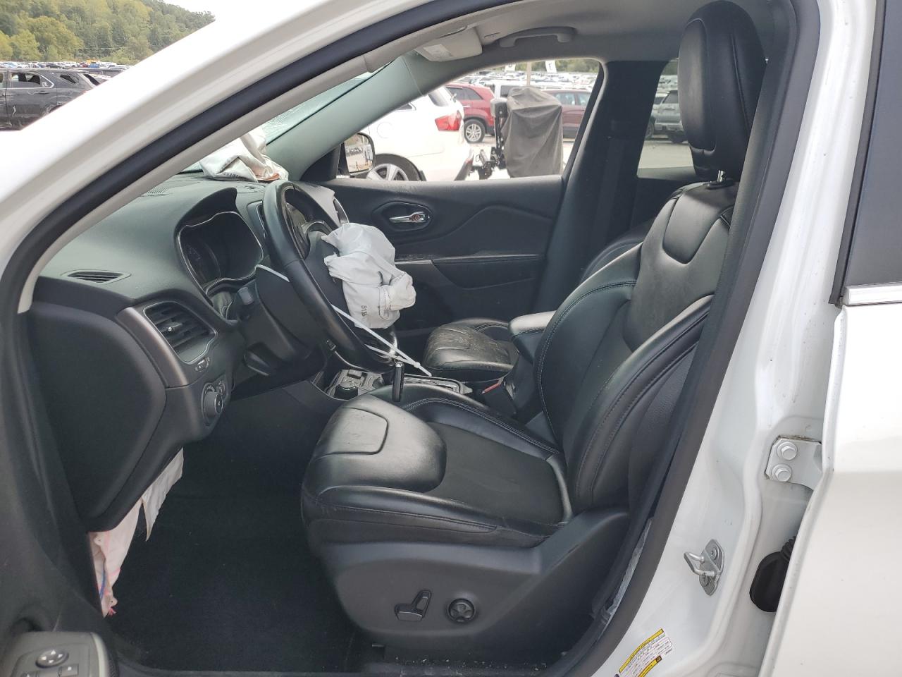 2020 Jeep Cherokee Latitude Plus VIN: 1C4PJMLB4LD590927 Lot: 80752005