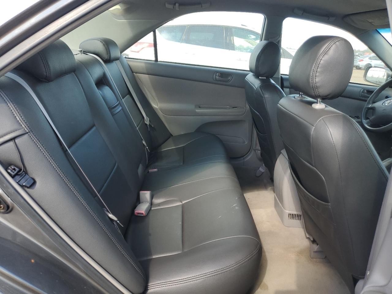 2004 Toyota Camry Le VIN: 4T1BE32K94U887845 Lot: 81809315