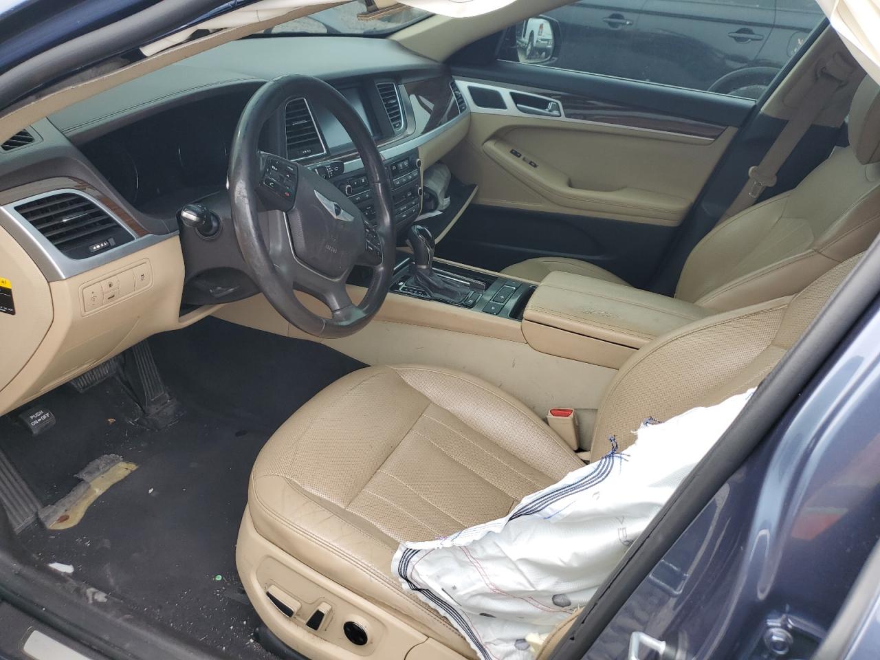 2015 Hyundai Genesis 3.8L VIN: KMHGN4JE5FU068213 Lot: 71727935