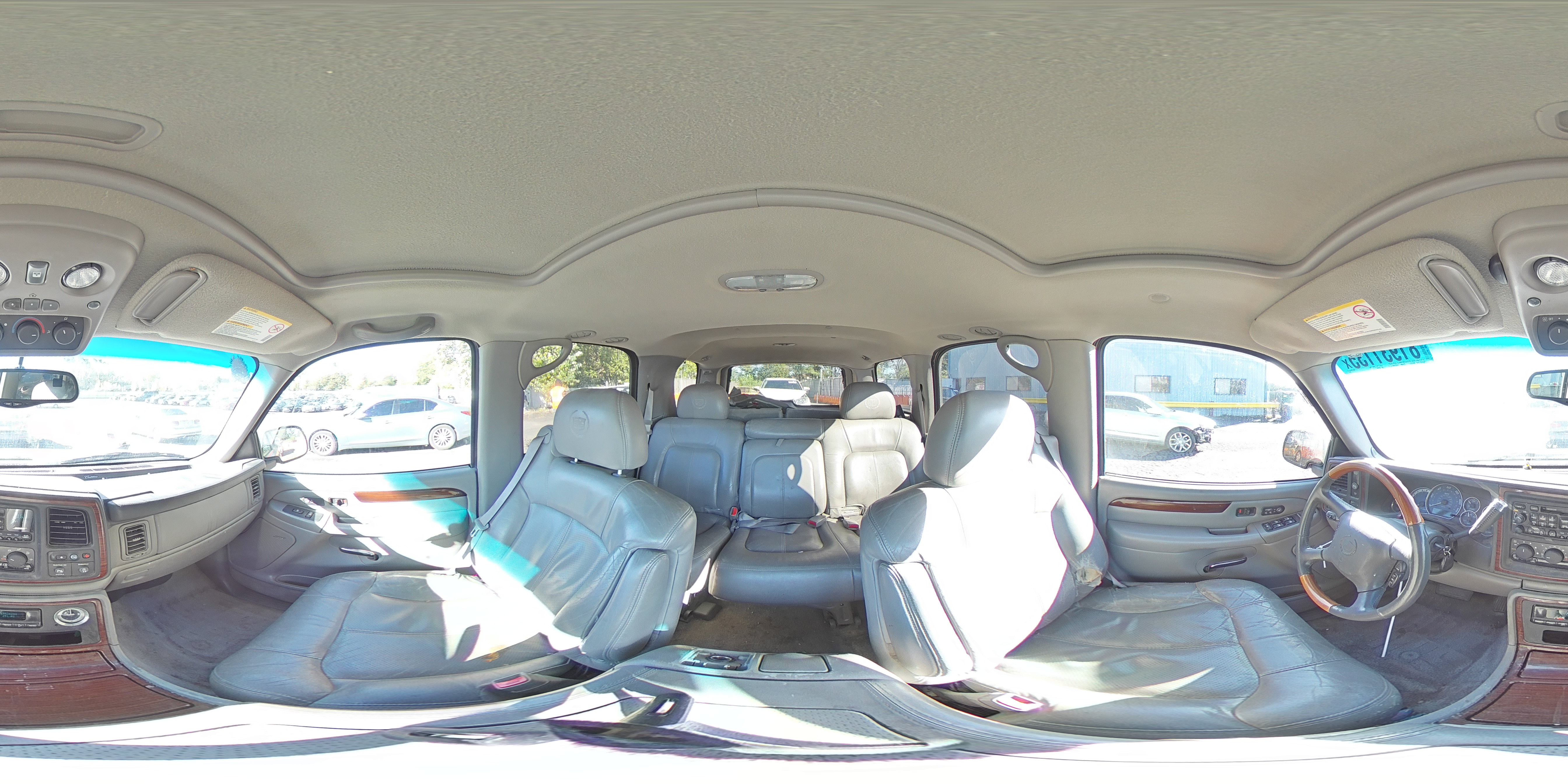 2002 Cadillac Escalade Luxury VIN: 1GYEK63N32R287000 Lot: 81931135