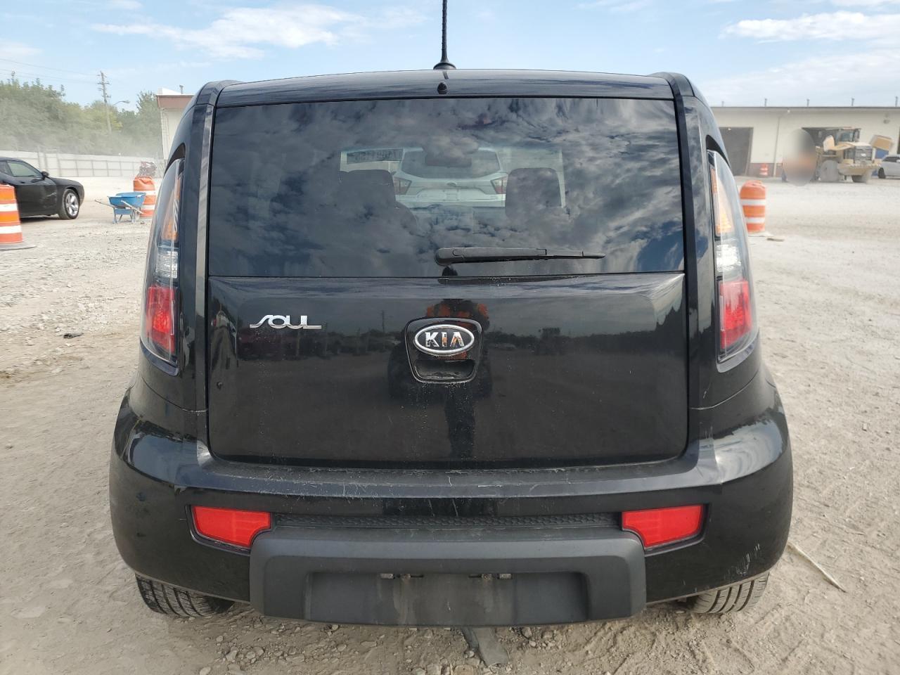 2011 Kia Soul + VIN: KNDJT2A22B7734544 Lot: 71891155