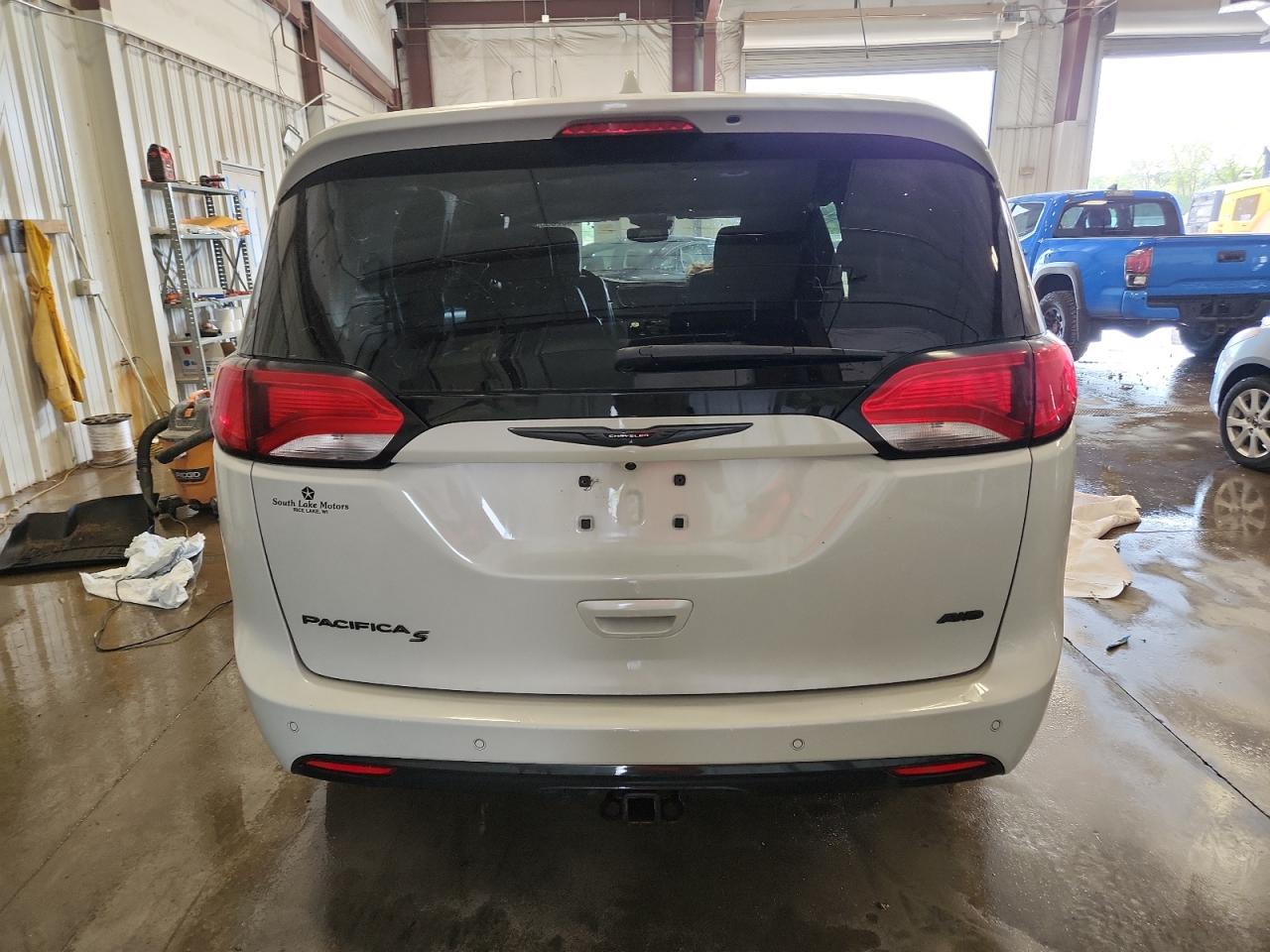 2020 Chrysler Pacifica Touring L VIN: 2C4RC3BGXLR261513 Lot: 80285555
