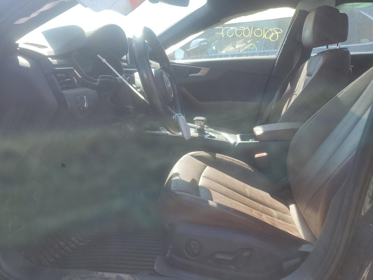 2017 Audi A4 Premium Plus VIN: WAUENAF46HN033569 Lot: 80101055