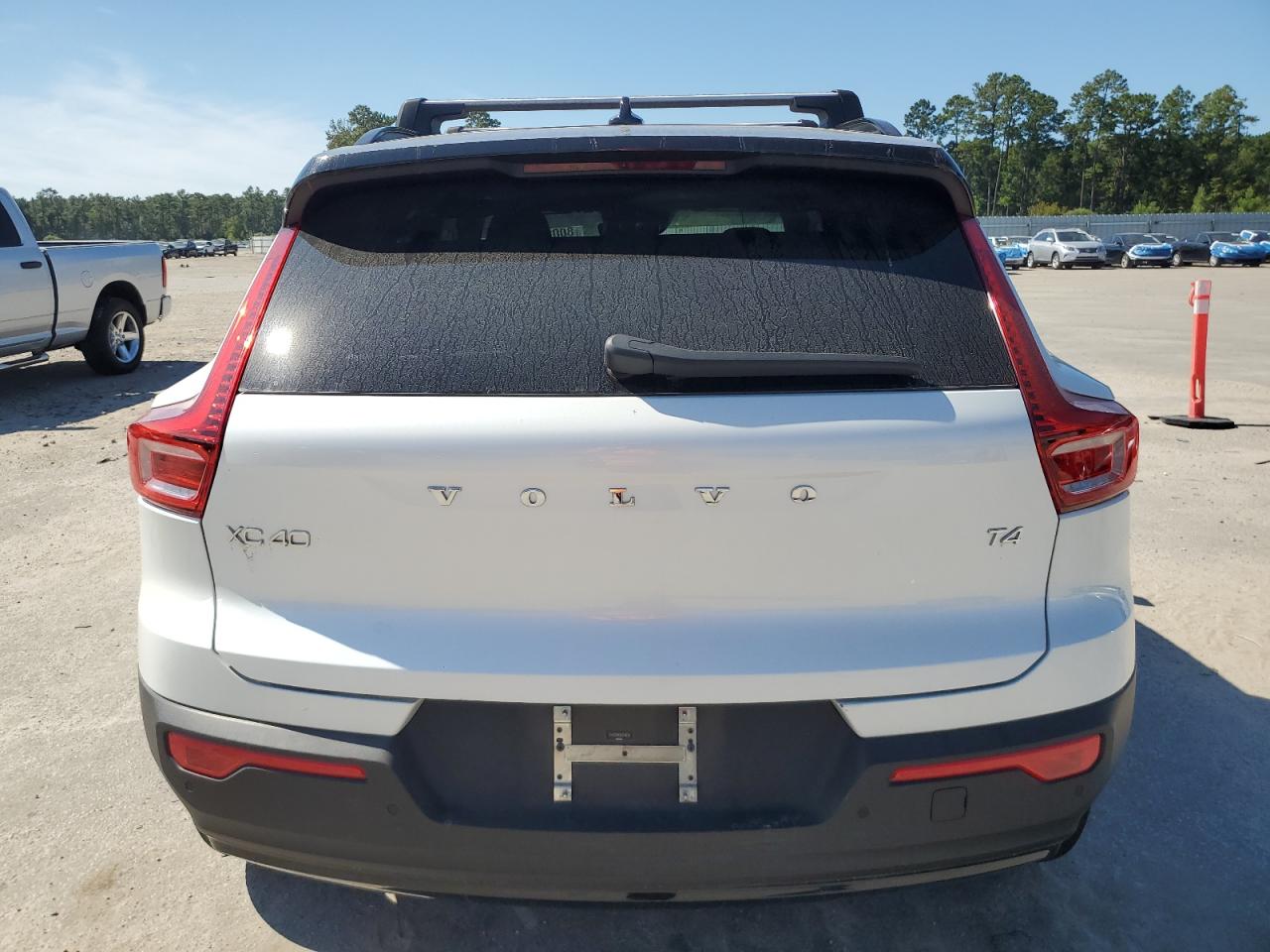 2021 Volvo Xc40 T4 R-Design VIN: YV4AC2HM3M2513734 Lot: 80029325
