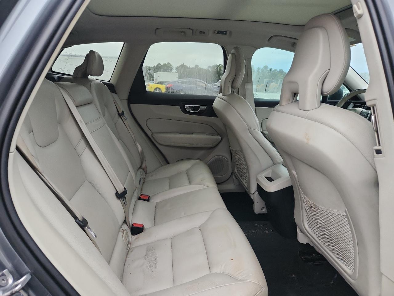 2018 Volvo Xc60 T5 VIN: LYV102RK3JB074067 Lot: 84595885