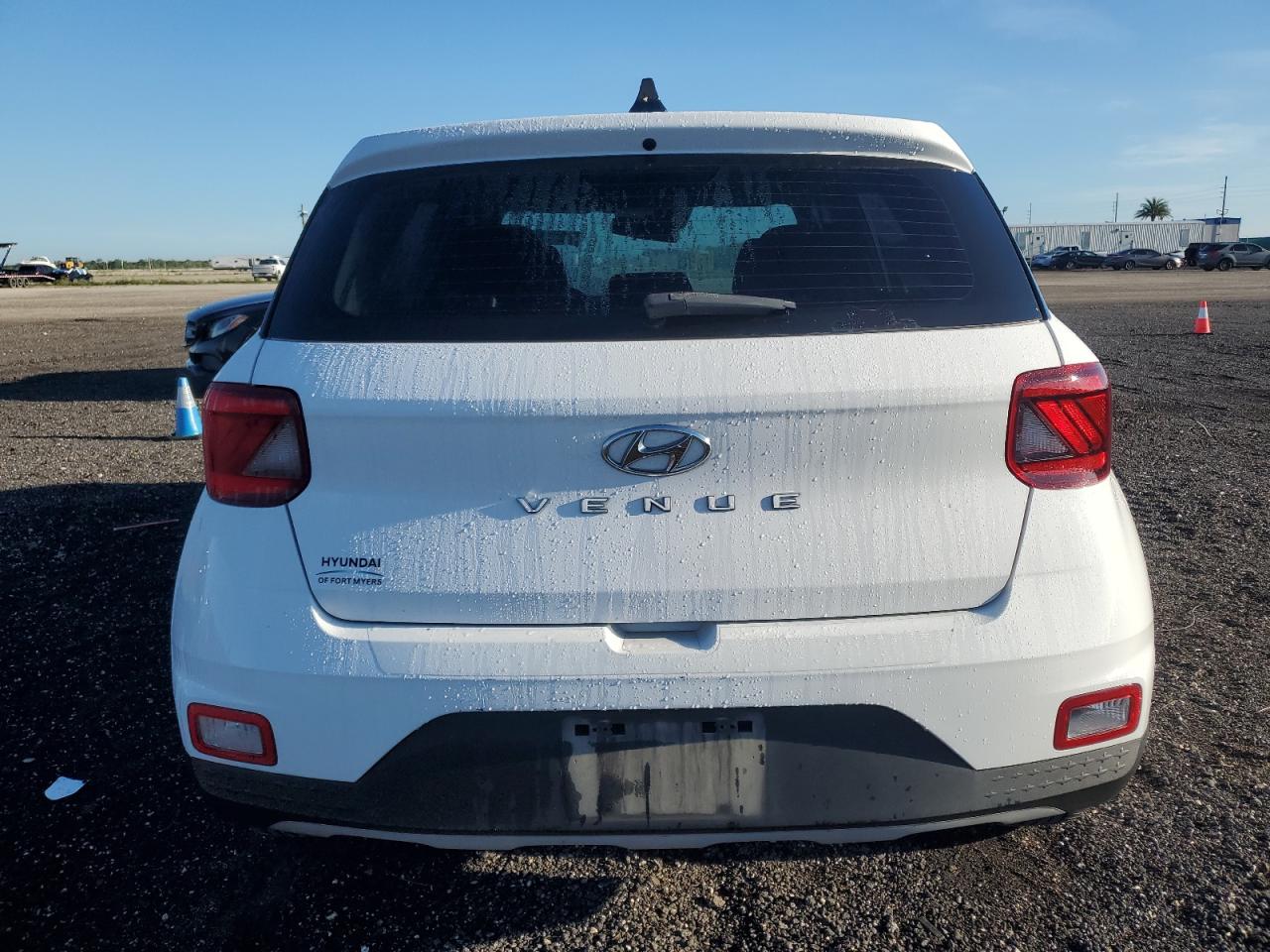 2022 Hyundai Venue Se VIN: KMHRB8A3XNU153957 Lot: 82138445