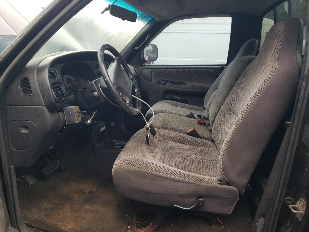 2000 Dodge Ram 2500 VIN: 3B7KF26Z11M244943 Lot: 81783175