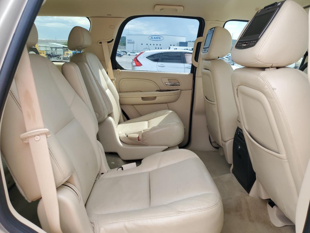 2007 Cadillac Escalade Luxury VIN: 1GYEC63897R270670 Lot: 81708225