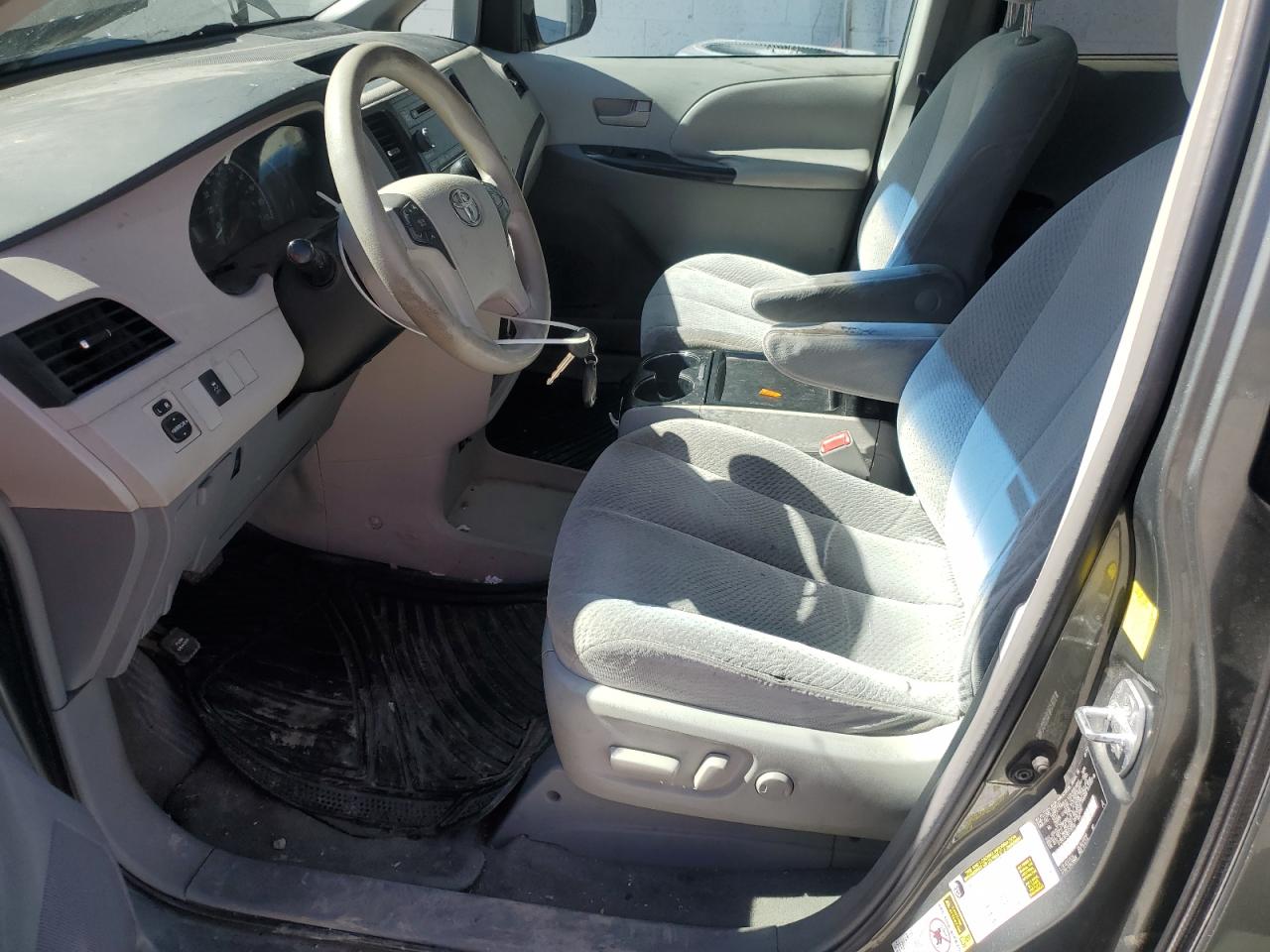 2011 Toyota Sienna Le VIN: 5TDKK3DC8BS130780 Lot: 84043465