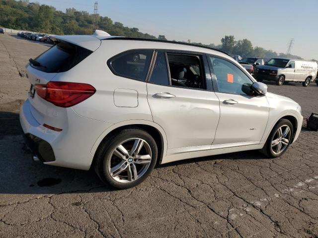 Parquets BMW X1 2017 Biały