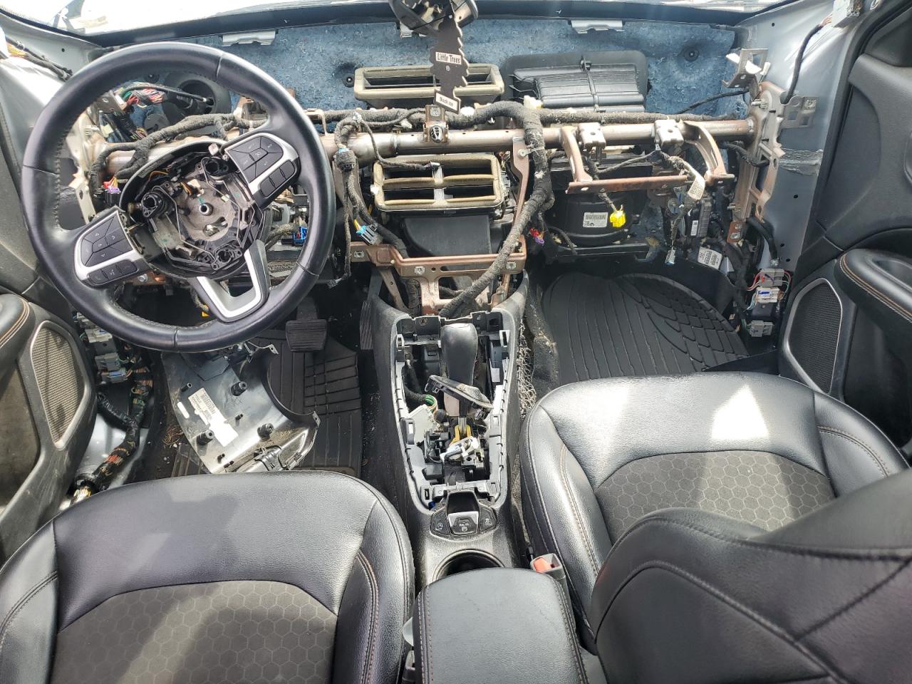 2018 Jeep Compass Latitude VIN: 3C4NJDBB8JT331874 Lot: 81661685