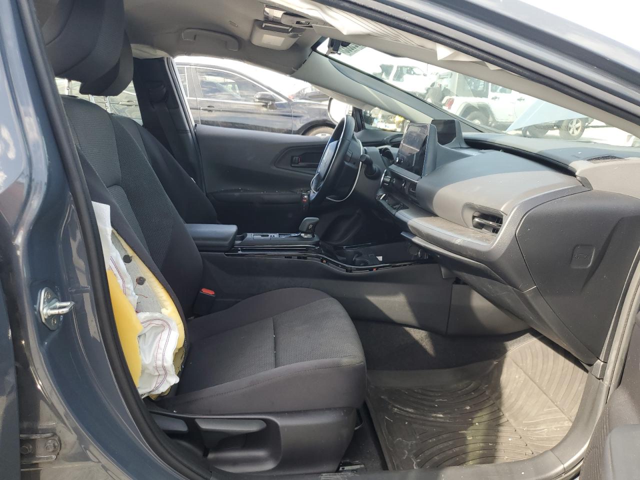 2024 Toyota Prius Le VIN: JTDACAAU6R3037083 Lot: 83825335