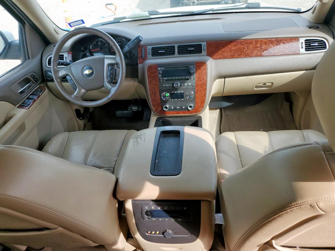 2011 Chevrolet Suburban C1500 Lt VIN: 1GNSCJE07BR284215 Lot: 84797495