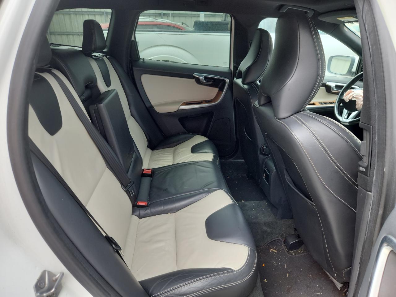 2015 Volvo Xc60 T6 Platinum VIN: YV449MDM7F2631978 Lot: 84549205