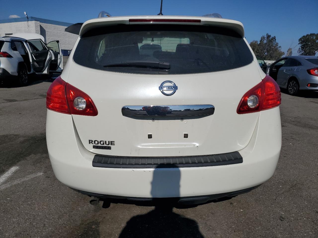 2015 Nissan Rogue Select S VIN: JN8AS5MT2FW165526 Lot: 84375305
