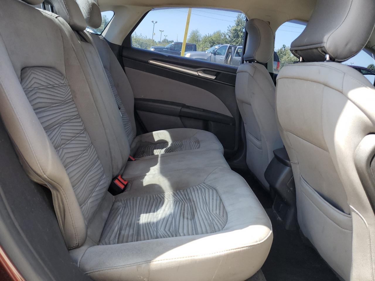 2016 Ford Fusion S VIN: 3FA6P0G78GR380102 Lot: 70866245