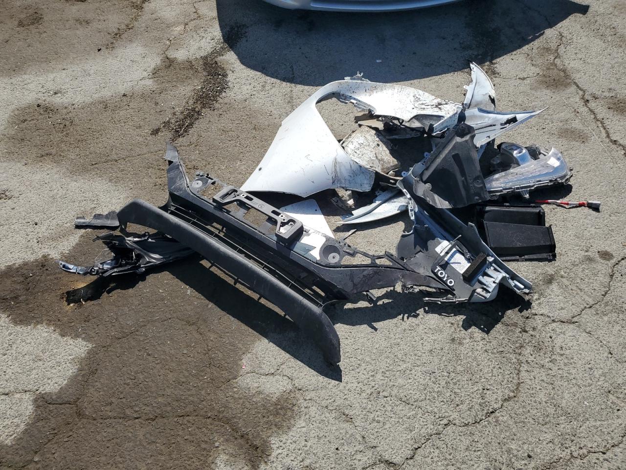 2022 Toyota Prius Prime Le VIN: JTDKAMFP9N3204173 Lot: 81602525