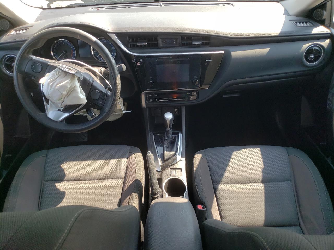 2017 Toyota Corolla L VIN: 5YFBURHE1HP615353 Lot: 71557585