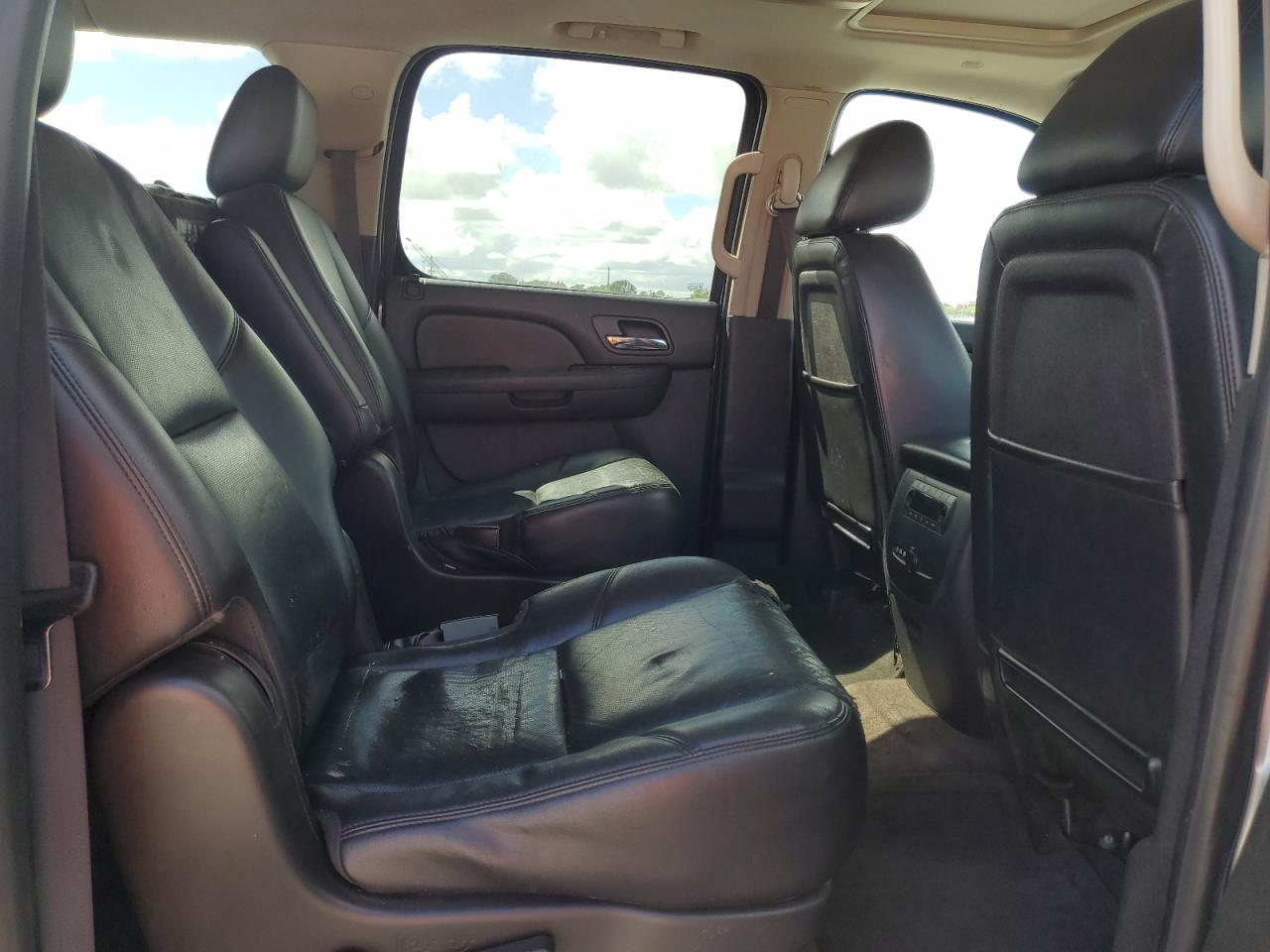 2014 Chevrolet Suburban C1500 Ltz VIN: 1GNSCKE00ER232001 Lot: 80789475