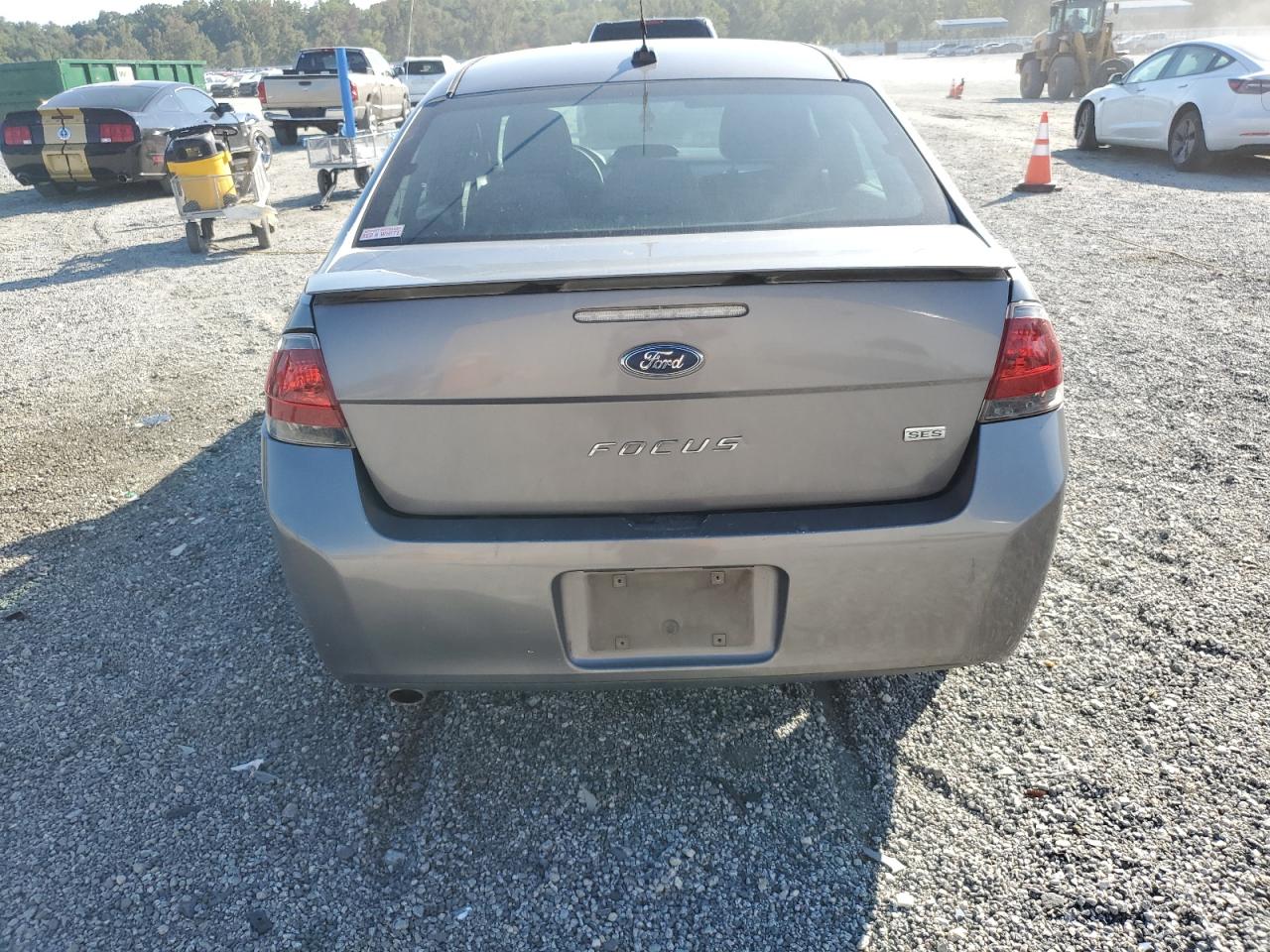 2011 Ford Focus Ses VIN: 1FAHP3GN2BW174076 Lot: 81386565