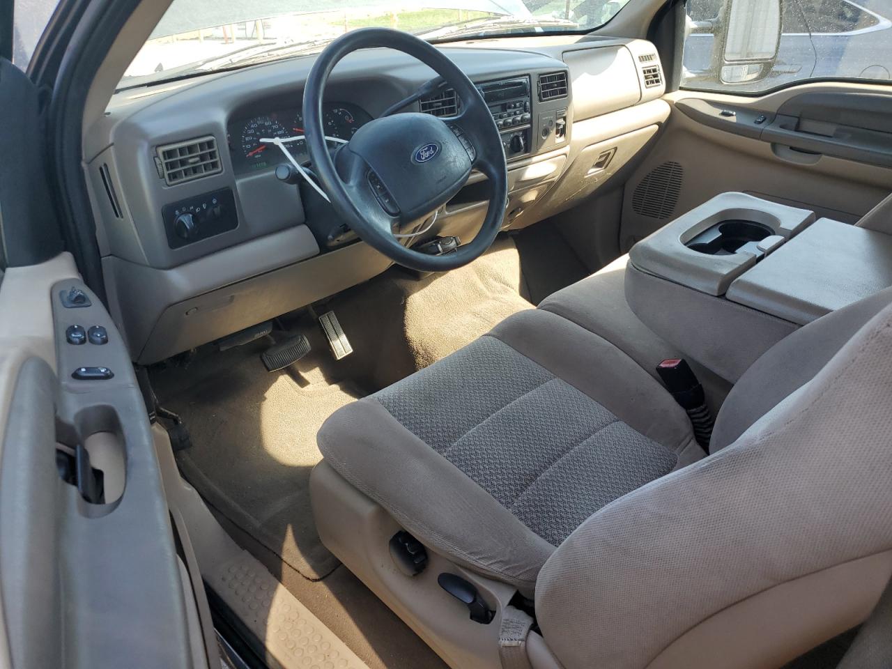 2002 Ford F250 Super Duty VIN: 1FTNX21S12ED55875 Lot: 81812345