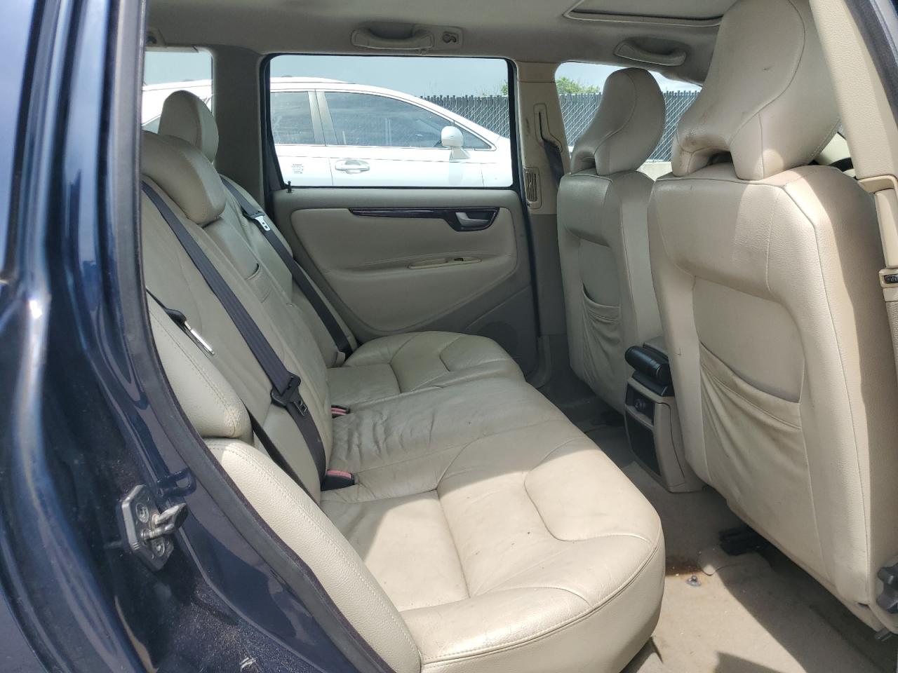 2004 Volvo V70 VIN: YV1SW61T842385377 Lot: 71711165