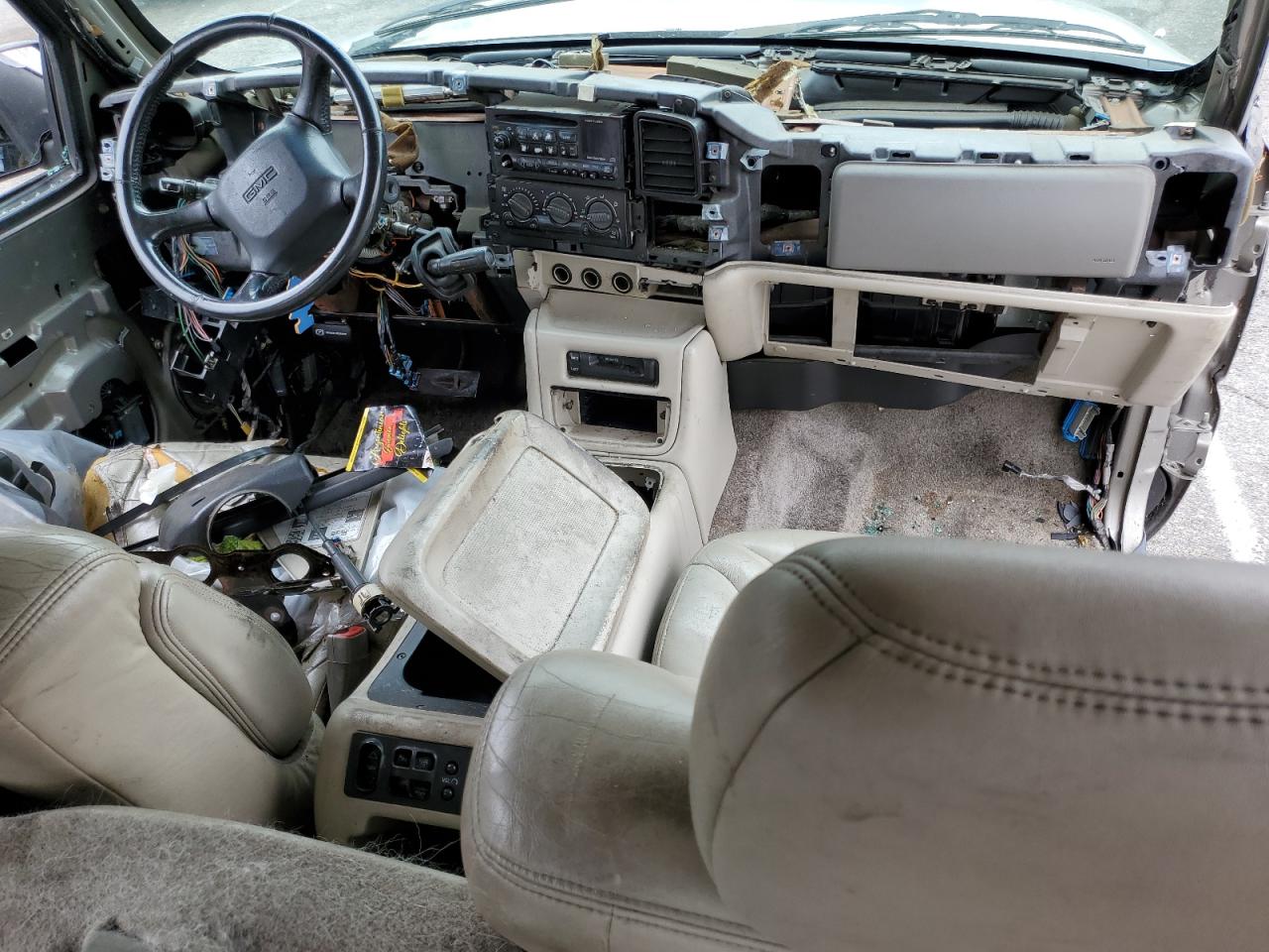 2001 GMC Yukon VIN: 1GKEK13T91R223196 Lot: 84398055