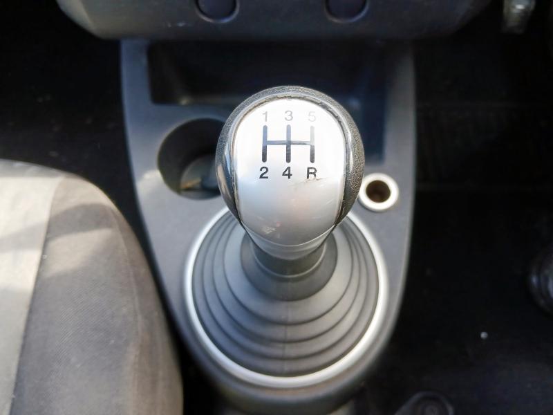 2004 FORD FIESTA FLAME