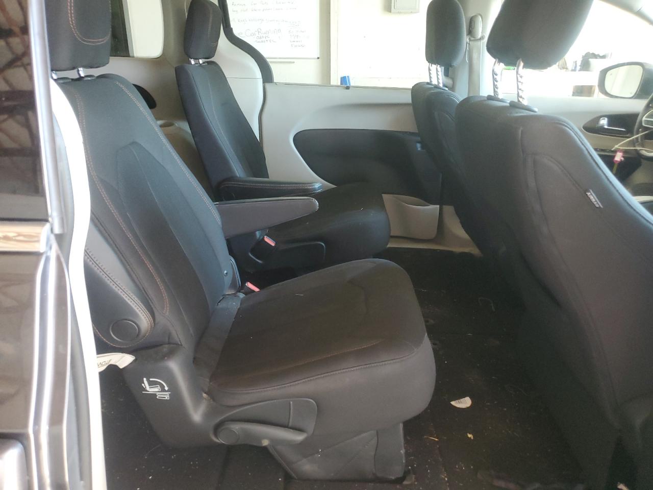 2019 Chrysler Pacifica Touring Plus VIN: 2C4RC1FG2KR667878 Lot: 84448925