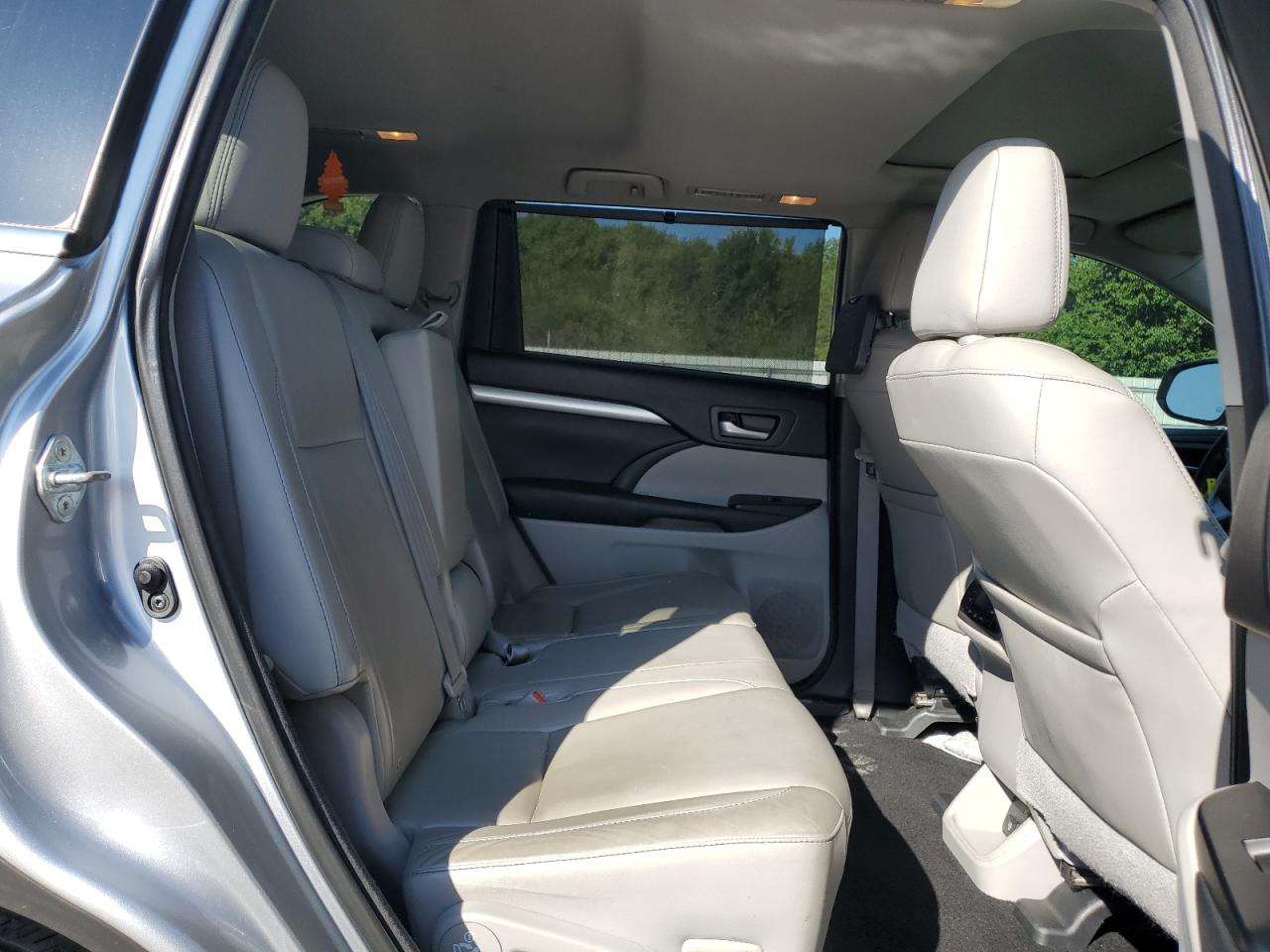 2015 Toyota Highlander Xle VIN: 5TDKKRFH5FS075691 Lot: 81252915