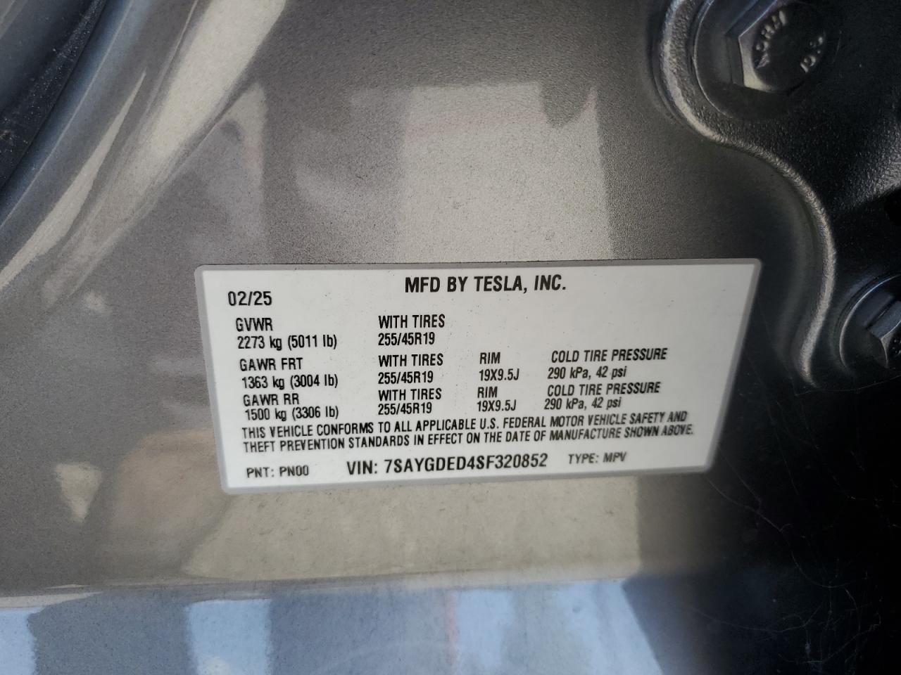 2025 Tesla Model Y VIN: 7SAYGDED4SF320852 Lot: 82130155