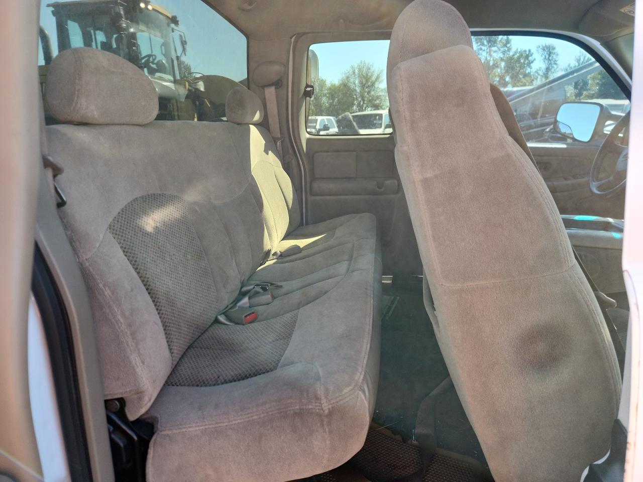 2002 Chevrolet Silverado C2500 Heavy Duty VIN: 1GCHC29U72E117463 Lot: 81401095