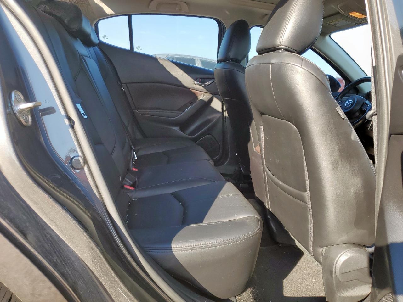 2018 Mazda 3 Touring VIN: 3MZBN1V38JM227175 Lot: 84383285