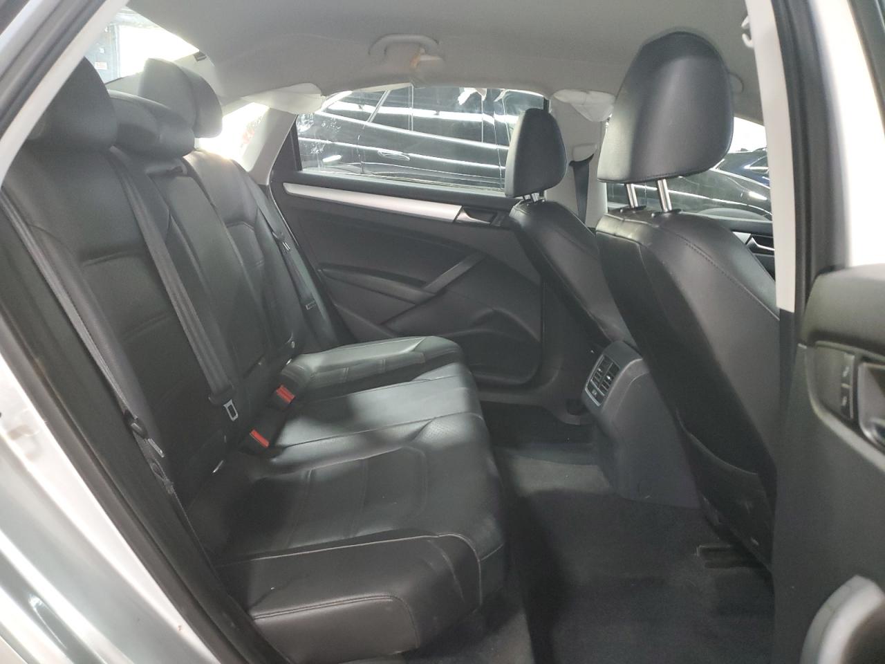 2013 Volkswagen Passat Se VIN: 1VWBP7A30DC120470 Lot: 81496275