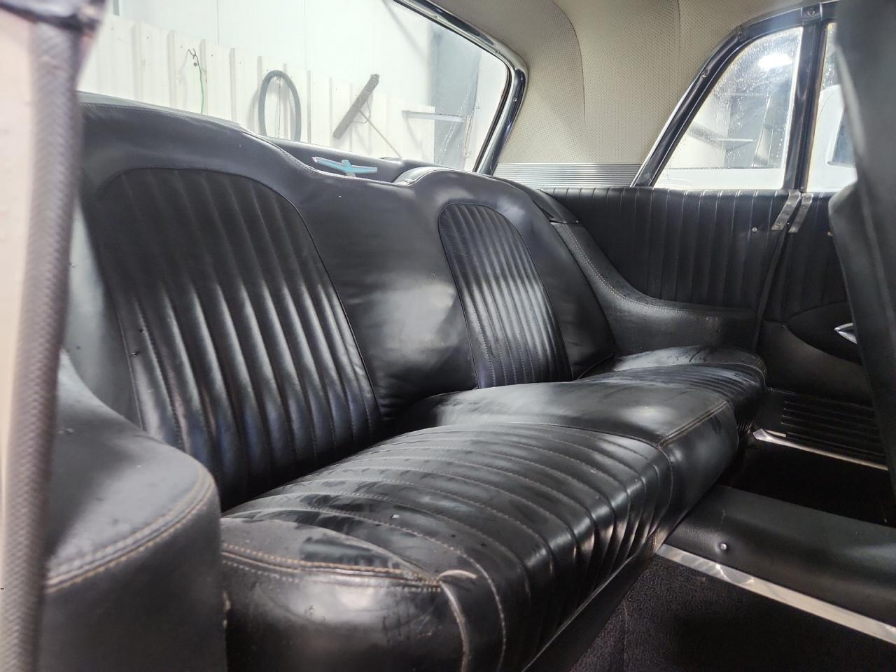 1960 Ford T Bird VIN: 0Y71Y187667 Lot: 80129455