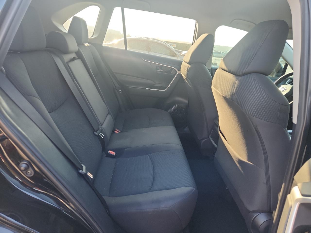 2021 Toyota Rav4 Le VIN: 2T3H1RFV7MC158068 Lot: 82027955