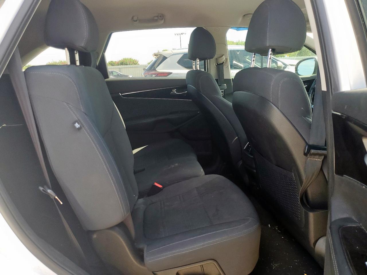 2018 Kia Sorento Lx VIN: 5XYPG4A37JG413619 Lot: 82067935